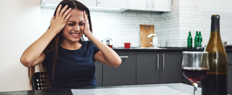 mujer con resaca