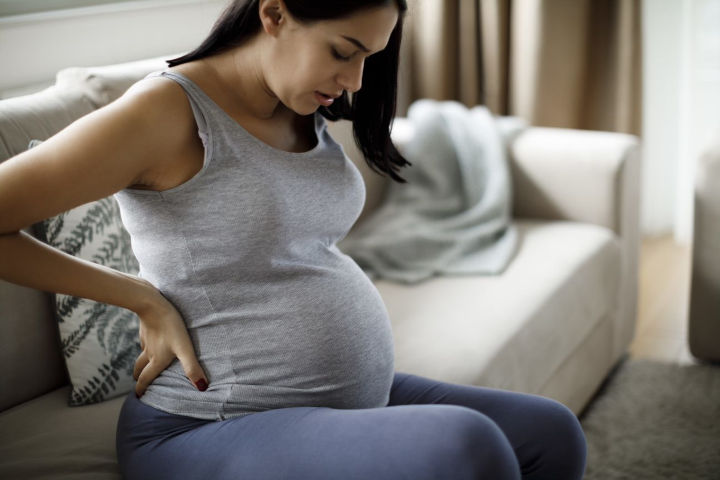 Mujer embarazada - identifica si viene
