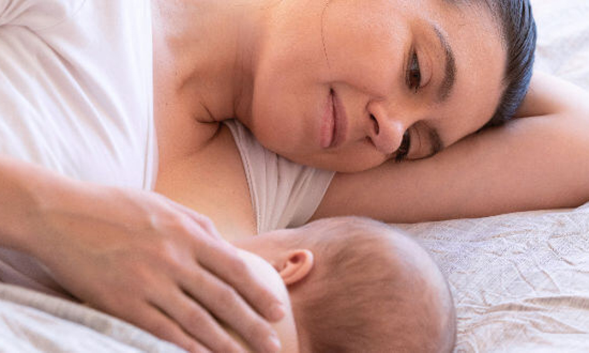 bolsillo Sollozos Reparador Tipos de posiciones para amamantar a tu recién nacido - Clínica INDISA